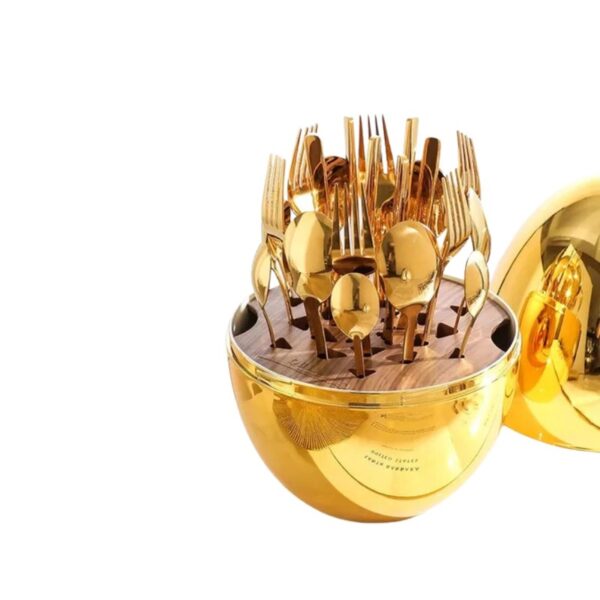 Set de Cubiertos 6 Puestos en Huevo 